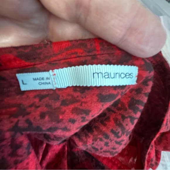 Maurices red black rhinestones one sleeve pattern tee Size L - Picture 7 of 10